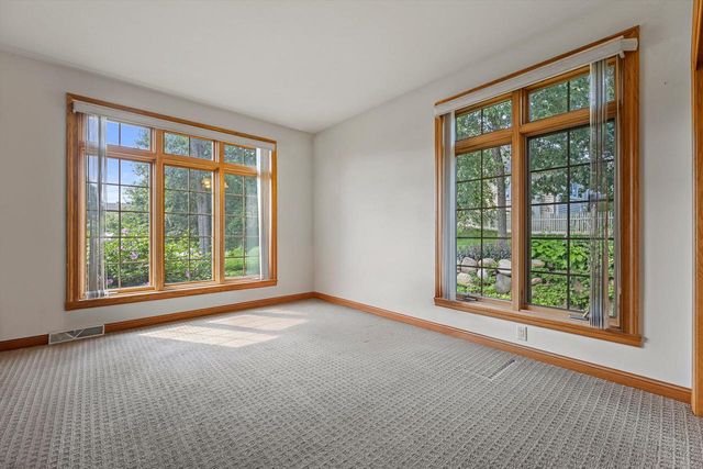 S94W23620 Kunzendorf COURT, Big Bend, WI 53103