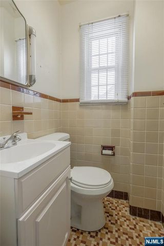 9 Lincoln Avenue, Rutherford, NJ 07070