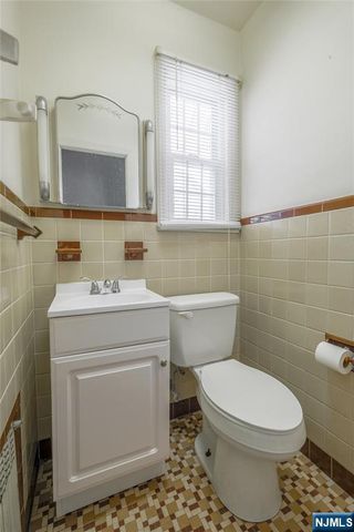 9 Lincoln Avenue, Rutherford, NJ 07070