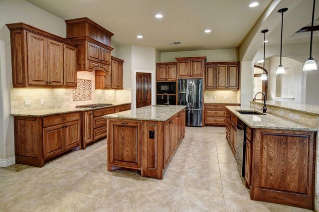 121 Wagon Gap CT, Bastrop, TX 78602