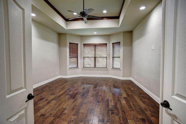121 Wagon Gap CT, Bastrop, TX 78602