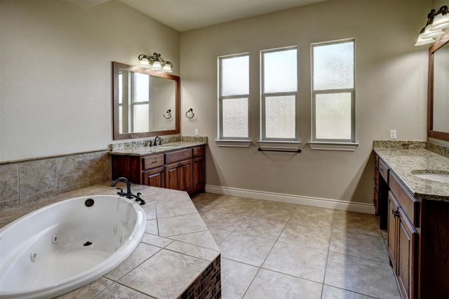 121 Wagon Gap CT, Bastrop, TX 78602