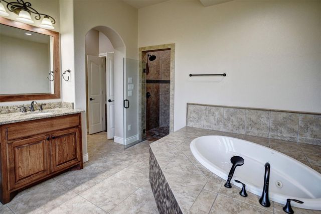 121 Wagon Gap CT, Bastrop, TX 78602