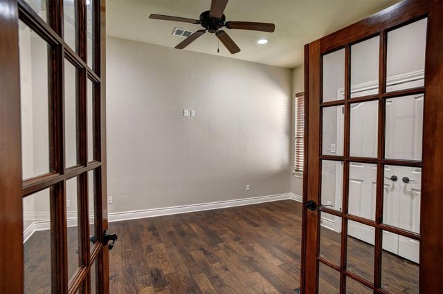 121 Wagon Gap CT, Bastrop, TX 78602