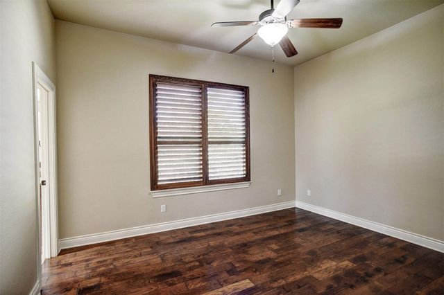 121 Wagon Gap CT, Bastrop, TX 78602
