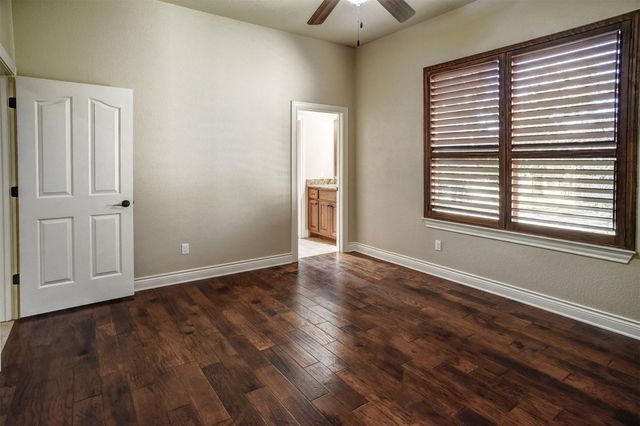 121 Wagon Gap CT, Bastrop, TX 78602