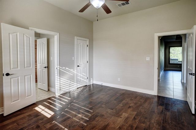 121 Wagon Gap CT, Bastrop, TX 78602
