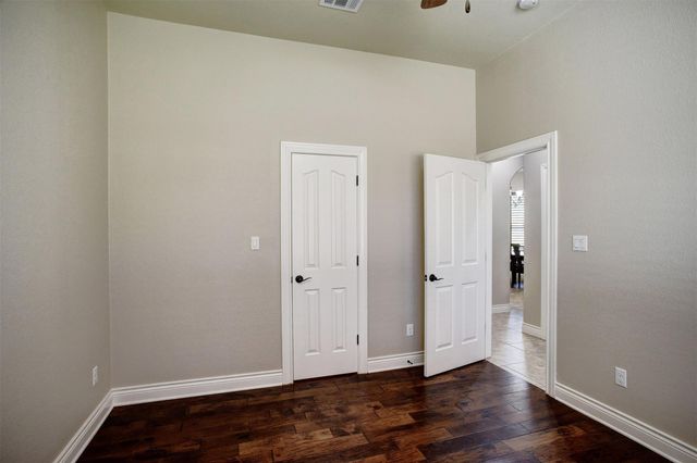 121 Wagon Gap CT, Bastrop, TX 78602
