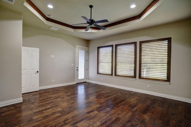 121 Wagon Gap CT, Bastrop, TX 78602