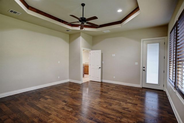 121 Wagon Gap CT, Bastrop, TX 78602