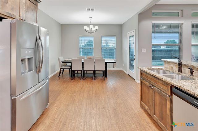 102 Tiki Court, Victoria, TX 77904