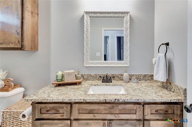 102 Tiki Court, Victoria, TX 77904