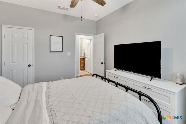 102 Tiki Court, Victoria, TX 77904