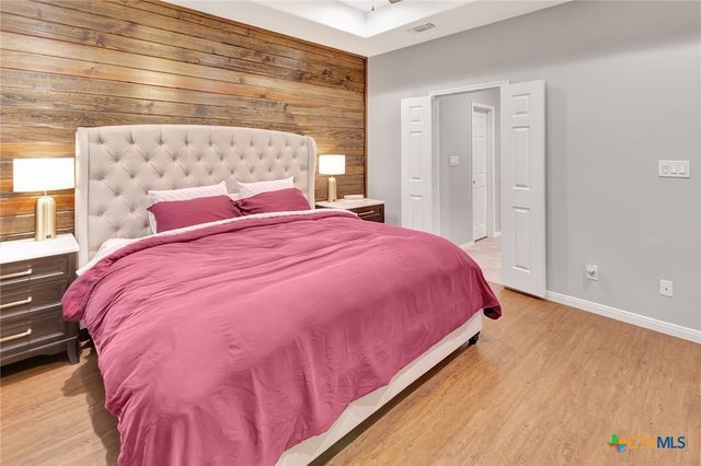 102 Tiki Court, Victoria, TX 77904