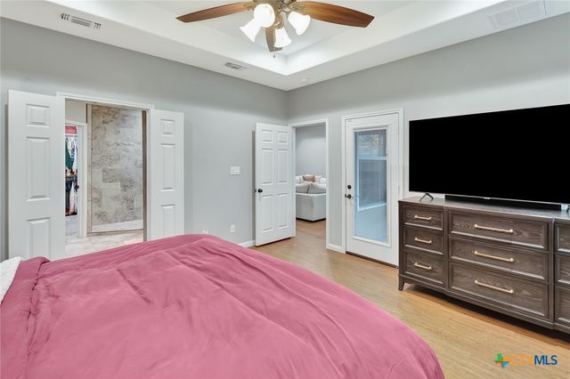 102 Tiki Court, Victoria, TX 77904