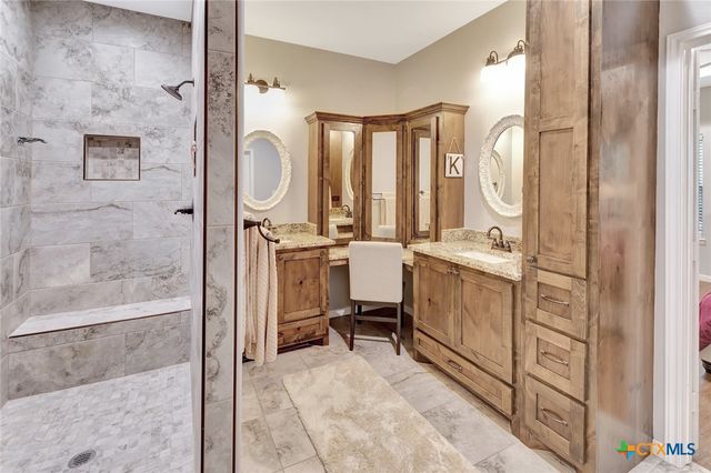 102 Tiki Court, Victoria, TX 77904