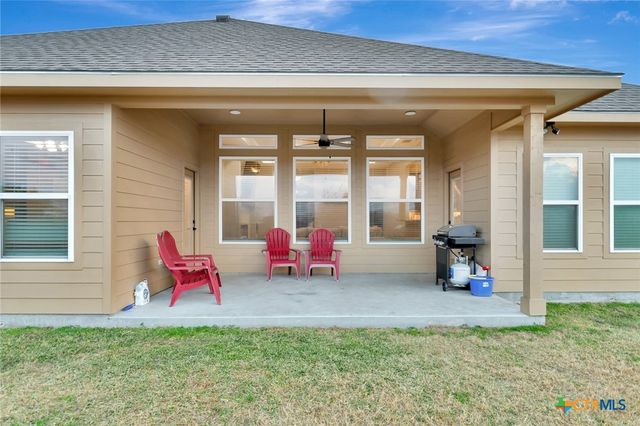 102 Tiki Court, Victoria, TX 77904
