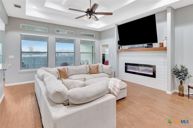 102 Tiki Court, Victoria, TX 77904