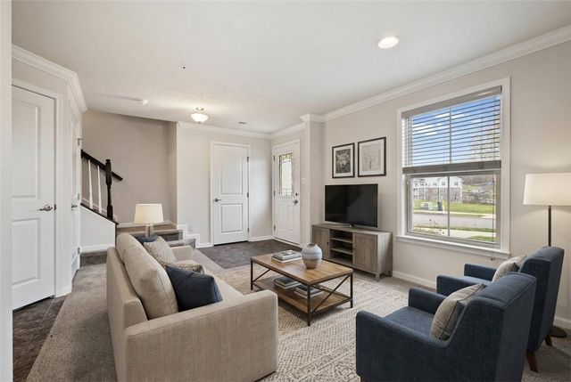 416 Fairmont Dr, Marshall, PA 15090