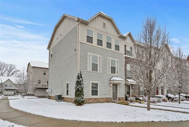 416 Fairmont Dr, Marshall, PA 15090