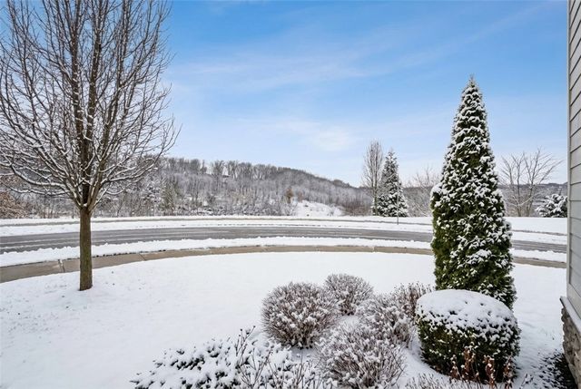 416 Fairmont Dr, Marshall, PA 15090