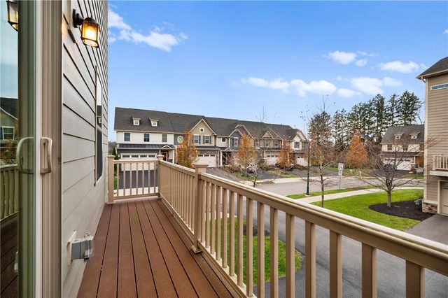 416 Fairmont Dr, Marshall, PA 15090