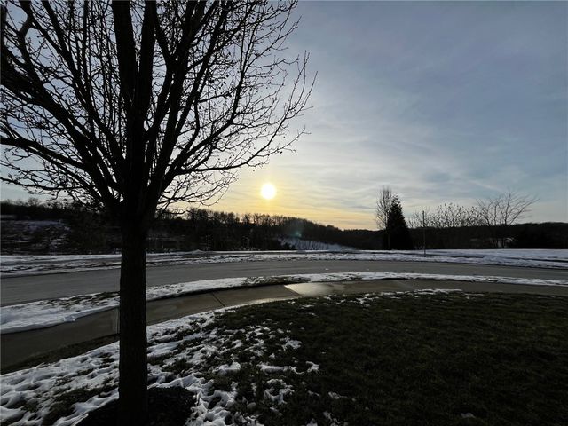 416 Fairmont Dr, Marshall, PA 15090