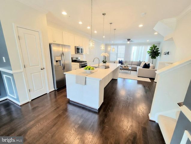 8430 PINE BLUFF RD, Frederick, MD 21704