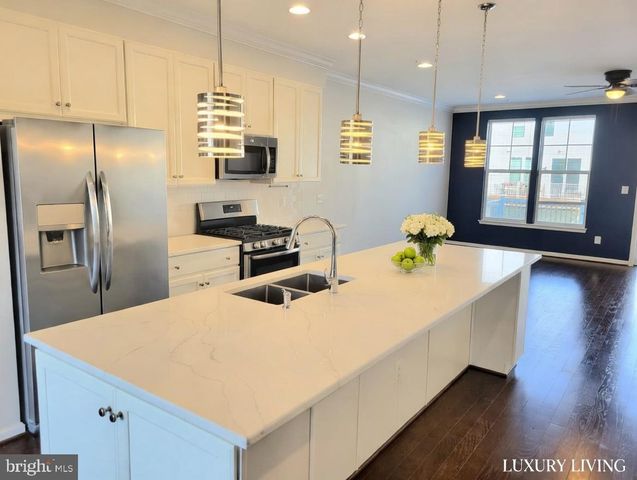 8430 PINE BLUFF RD, Frederick, MD 21704