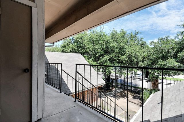 2300 Old Spanish Trail Street 2004, Houston, TX 77054