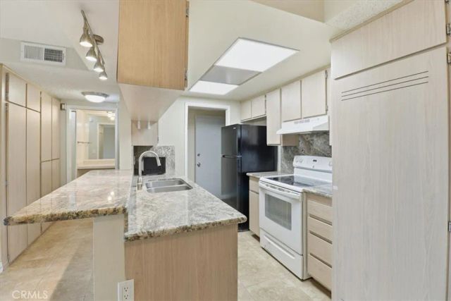 1517 E Garfield 32, Glendale, CA 91205