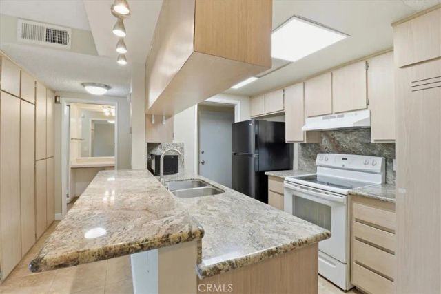 1517 E Garfield 32, Glendale, CA 91205