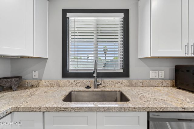 2221 N 27TH Street, Phoenix, AZ 85008