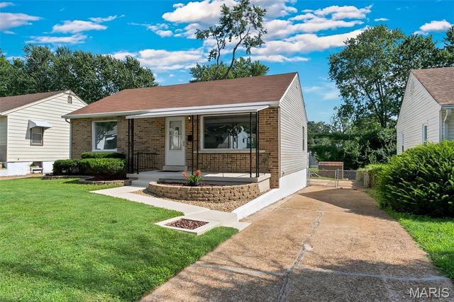 9542 Theodosia Avenue, Overland, MO 63114