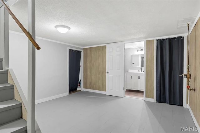 9542 Theodosia Avenue, Overland, MO 63114