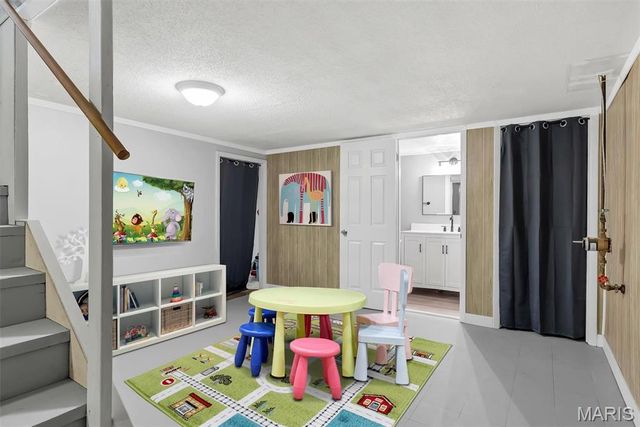 9542 Theodosia Avenue, Overland, MO 63114