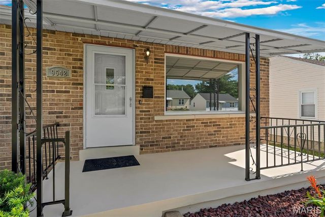 9542 Theodosia Avenue, Overland, MO 63114