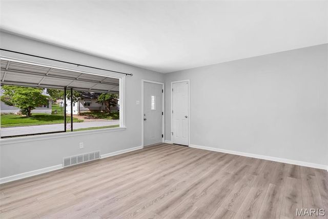 9542 Theodosia Avenue, Overland, MO 63114