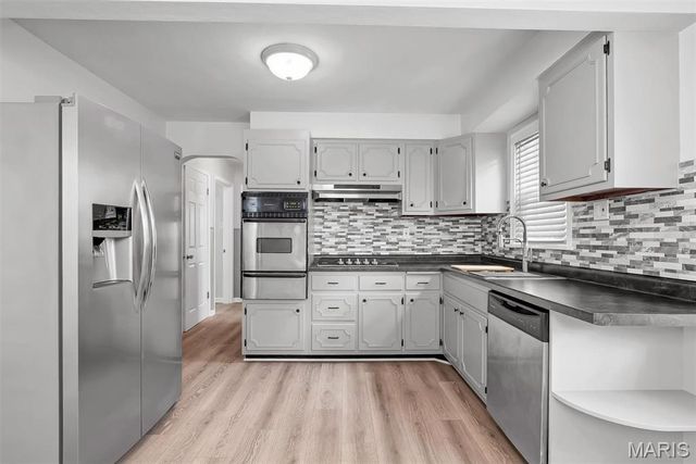9542 Theodosia Avenue, Overland, MO 63114