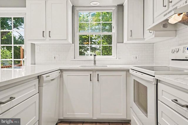 324 W MONTGOMERY AVE, North Wales, PA 19454