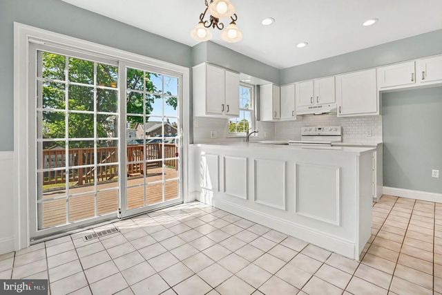 324 W MONTGOMERY AVE, North Wales, PA 19454