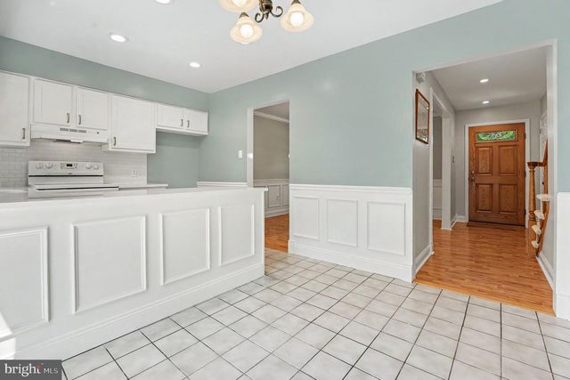 324 W MONTGOMERY AVE, North Wales, PA 19454