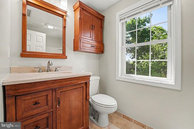 324 W MONTGOMERY AVE, North Wales, PA 19454