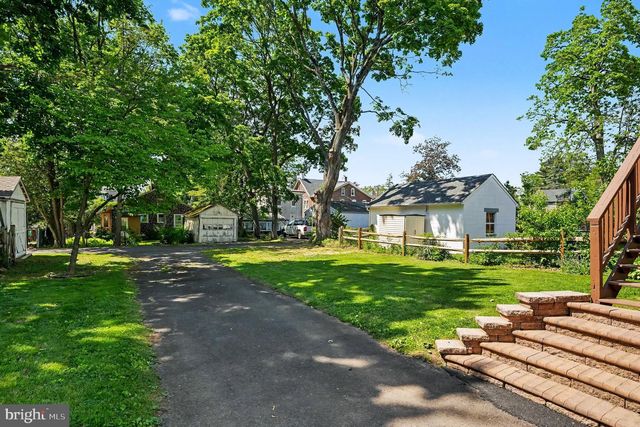 324 W MONTGOMERY AVE, North Wales, PA 19454