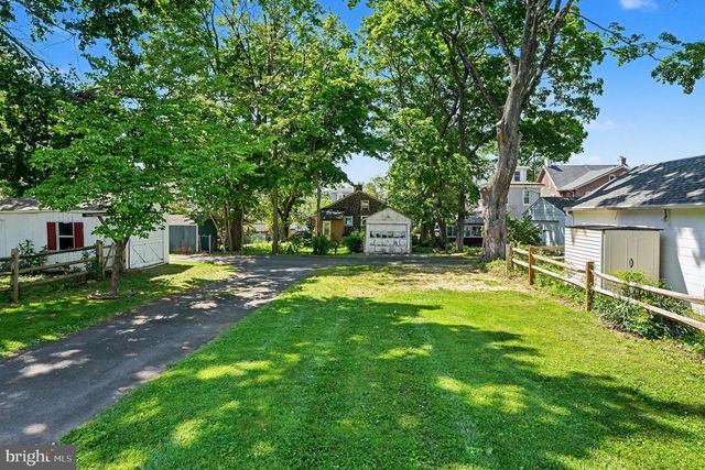 324 W MONTGOMERY AVE, North Wales, PA 19454
