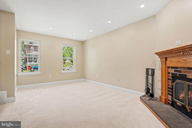 324 W MONTGOMERY AVE, North Wales, PA 19454