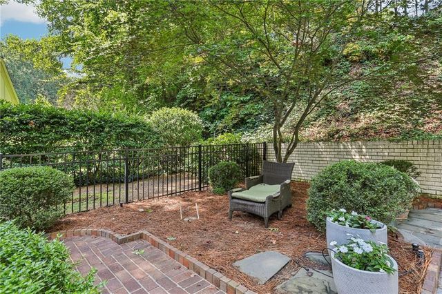 1382 W Wesley NW Road, Atlanta, GA 30327