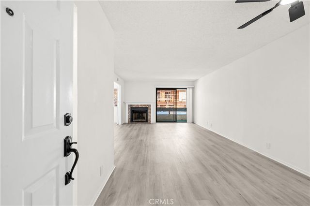 1903 Temple Avenue 210, Signal Hill, CA 90755