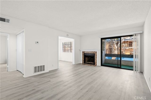 1903 Temple Avenue 210, Signal Hill, CA 90755