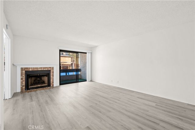 1903 Temple Avenue 210, Signal Hill, CA 90755